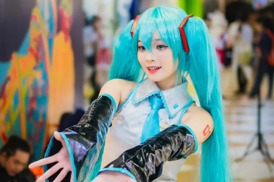 Want to Start Anime Cosplay? A Guide from Costumes to Makeup