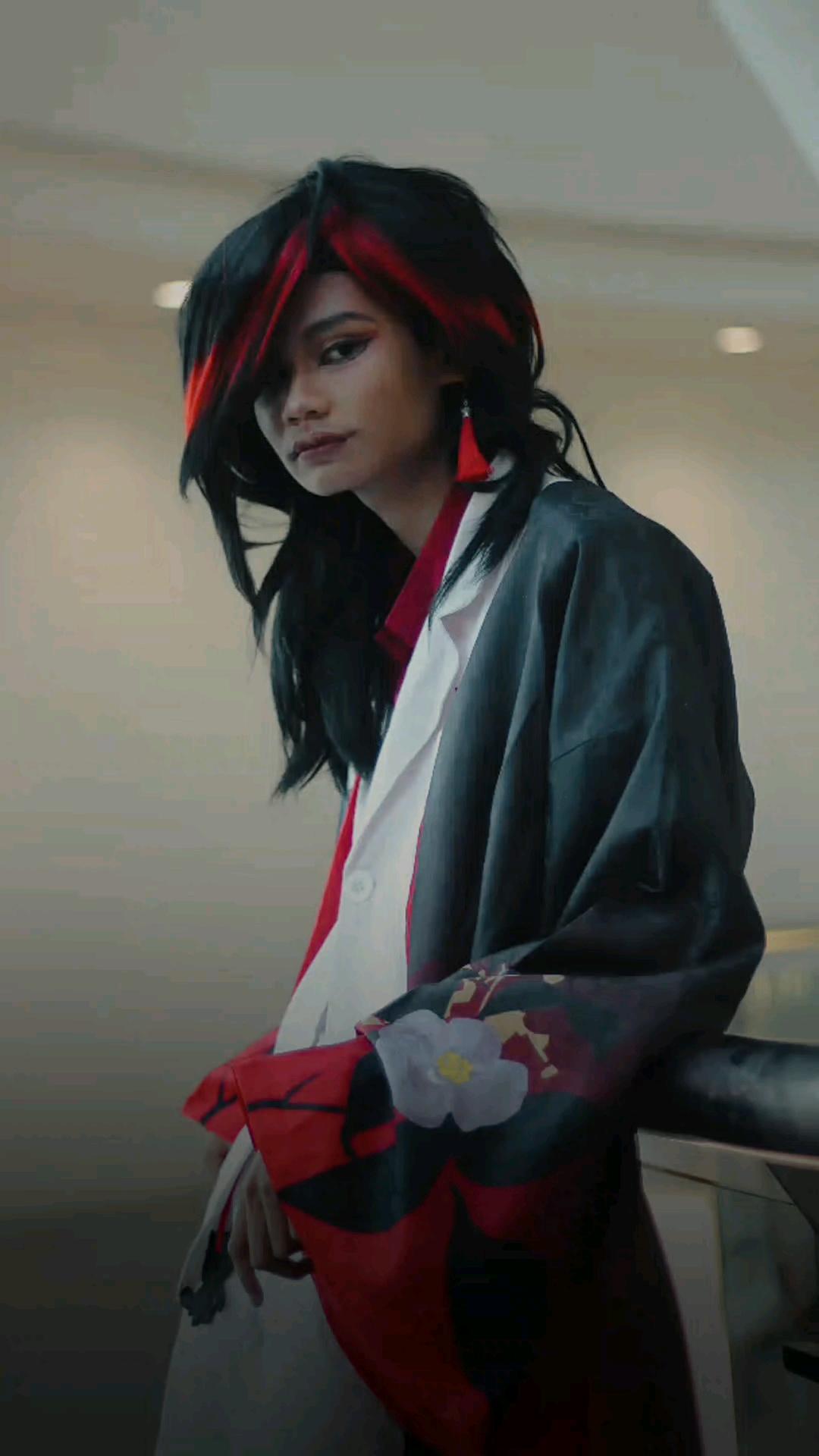 Vox Akuma cosplay