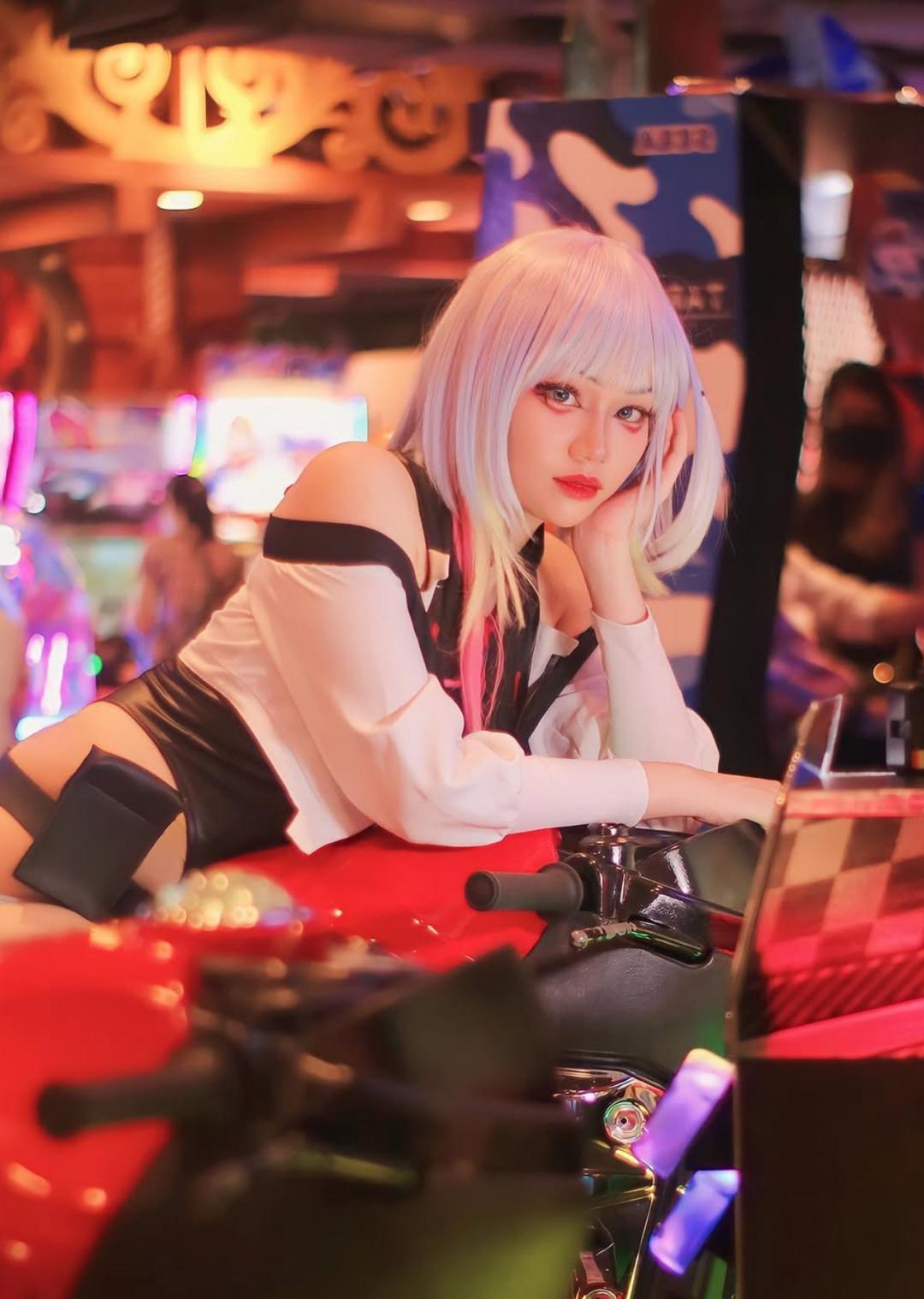Lucy Cyberpunk Photopack!