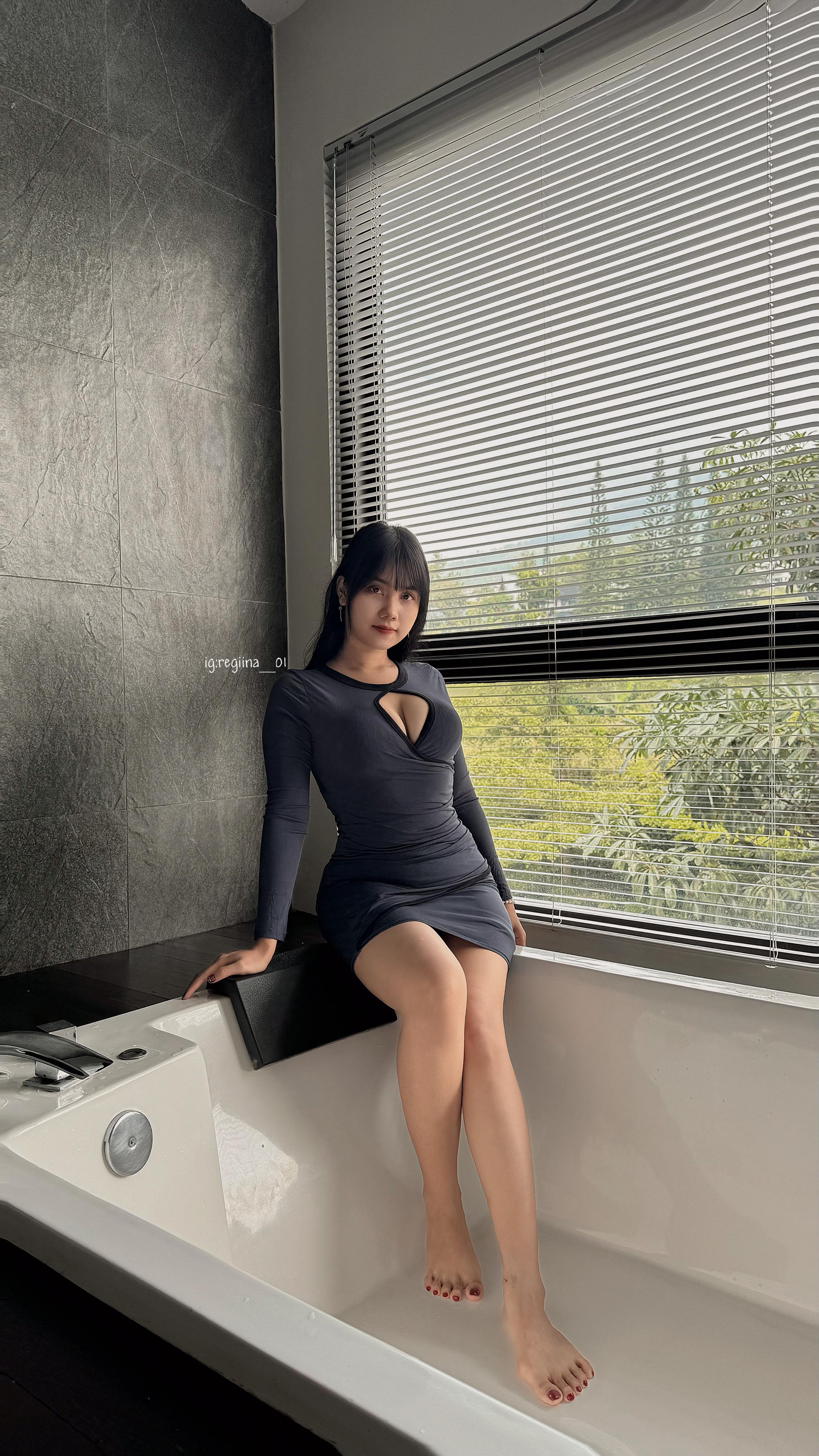(PHOTOPACK PEDAS 🥵) GREY BODYCON DRESS!