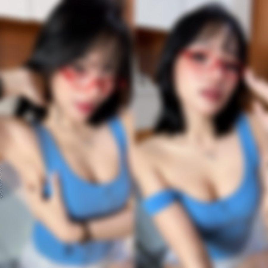 Girl w red glasses photopack
